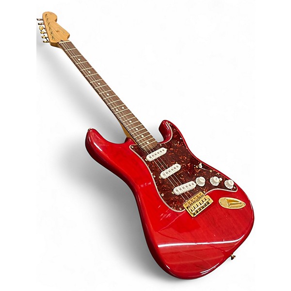 Used 2007 Fender Deluxe Players Stratocaster Candy Apple Red Solid Body Electric Guitar