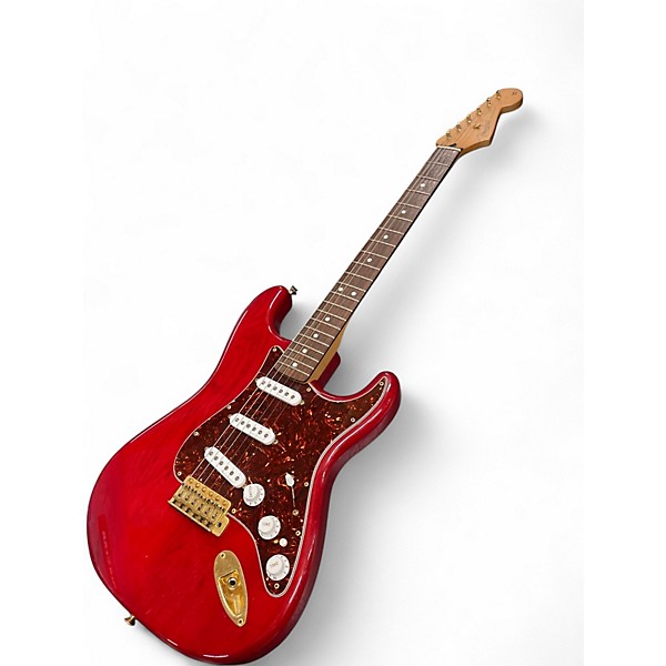 Used 2007 Fender Deluxe Players Stratocaster Candy Apple Red Solid Body Electric Guitar