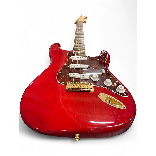 Used 2007 Fender Deluxe Players Stratocaster Candy Apple Red Solid Body Electric Guitar