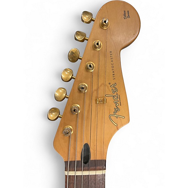 Used 2007 Fender Deluxe Players Stratocaster Candy Apple Red Solid Body Electric Guitar