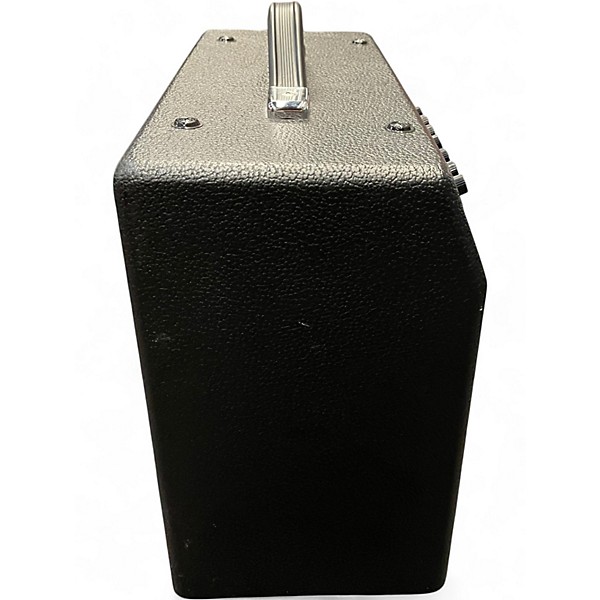 Used Fender Vibro Champ XD 5W 1X8 Guitar Combo Amp