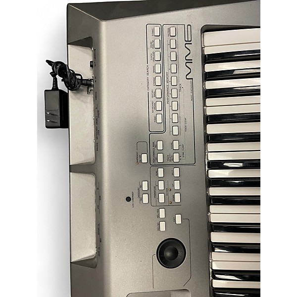 Used Yamaha MM6 61 Key Keyboard Workstation