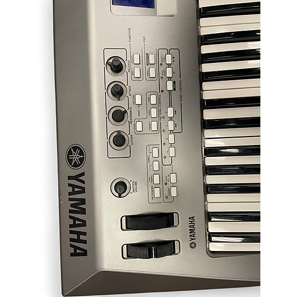 Used Yamaha MM6 61 Key Keyboard Workstation