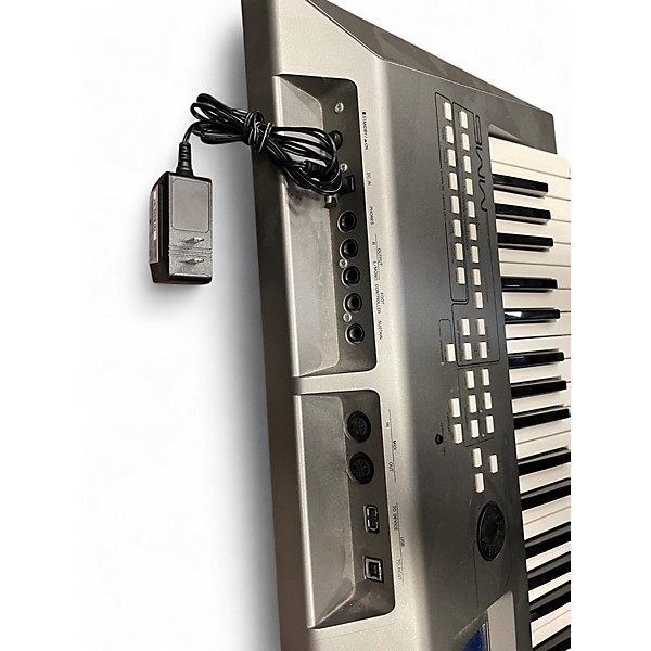 Used Yamaha MM6 61 Key Keyboard Workstation
