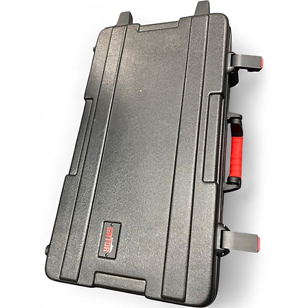 Used Gator Helix floor case w/wheels Utility Case