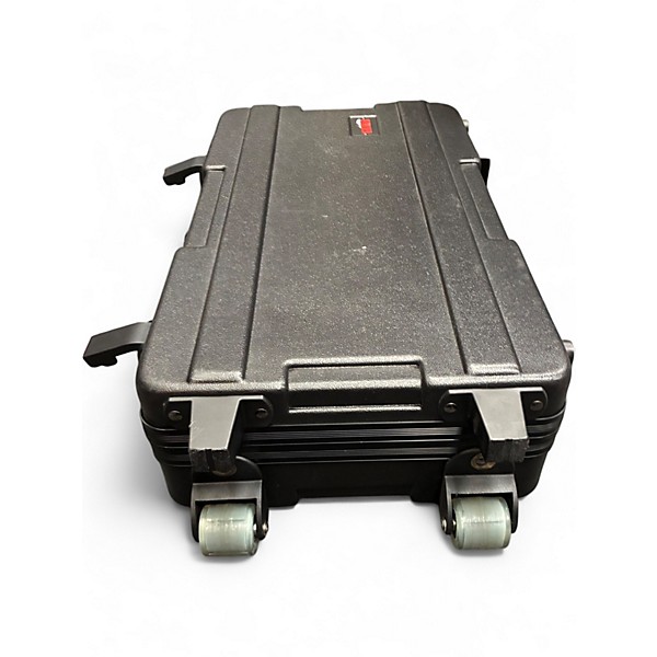 Used Gator Helix floor case w/wheels Utility Case
