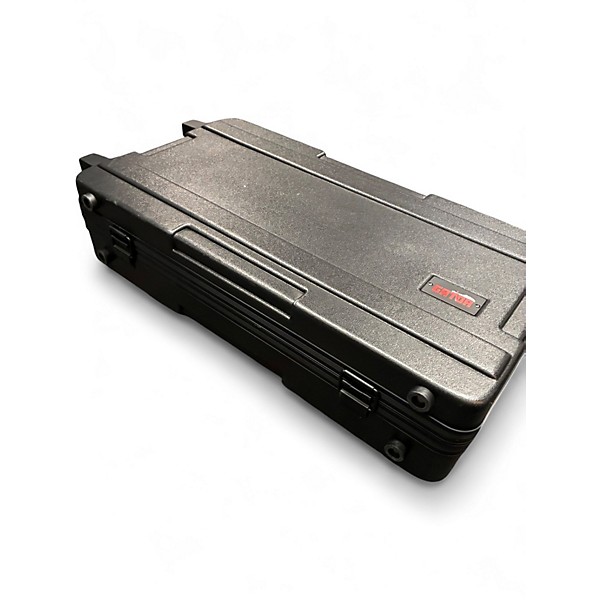 Used Gator Helix floor case w/wheels Utility Case