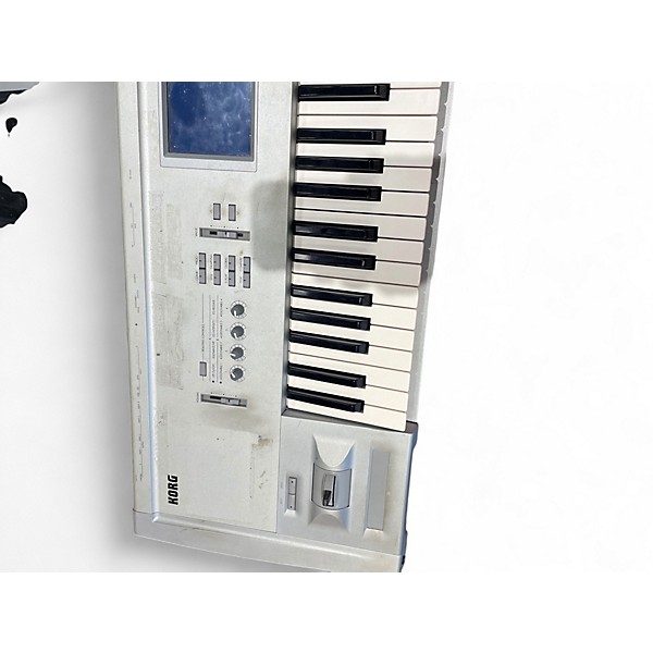 Used KORG Triton Classic 61 Key Keyboard Workstation