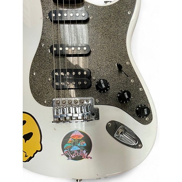 Used Squier AFFINITY STRAT HSS White Solid Body Electric Guitar