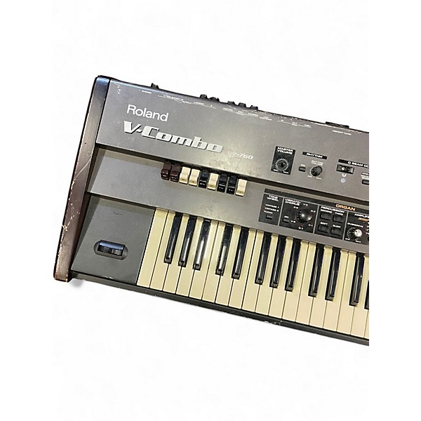 Used Roland VR760 Organ