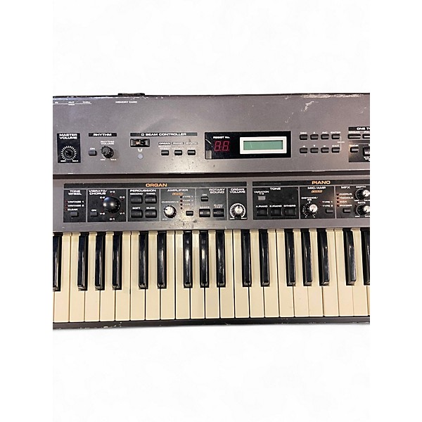 Used Roland VR760 Organ