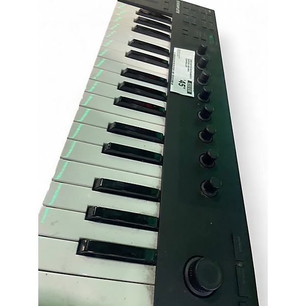 Used Native Instruments KONTROL M32 MIDI Controller