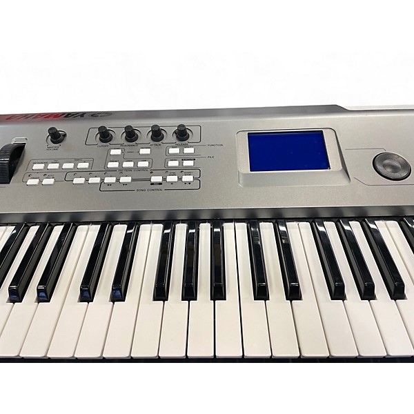 Used Yamaha MM6 61 Key Keyboard Workstation