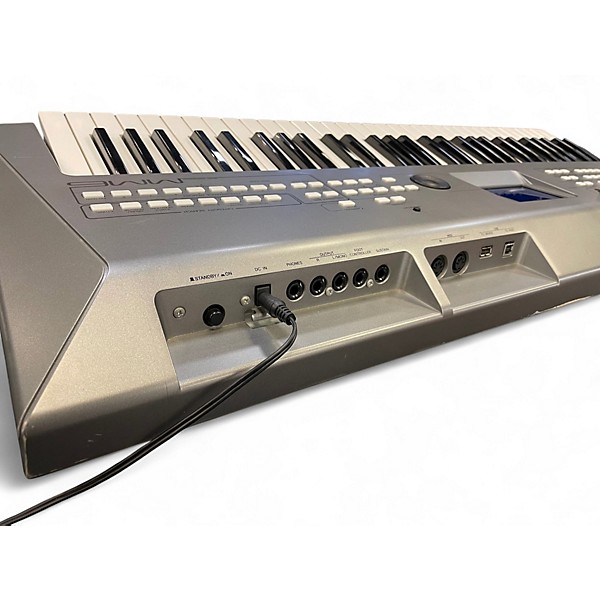 Used Yamaha MM6 61 Key Keyboard Workstation