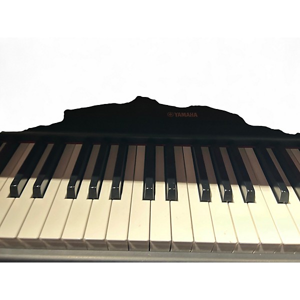 Used Yamaha DGX670 88 Key Keyboard Workstation