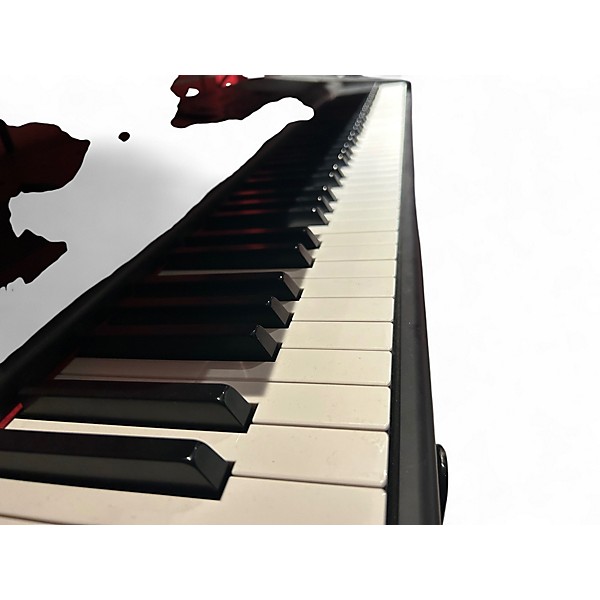 Used Yamaha DGX670 88 Key Keyboard Workstation