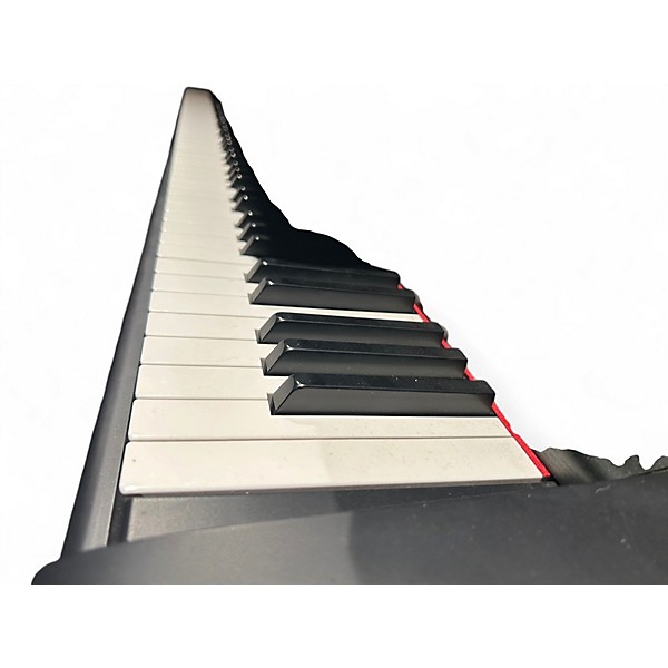 Used Yamaha DGX670 88 Key Keyboard Workstation