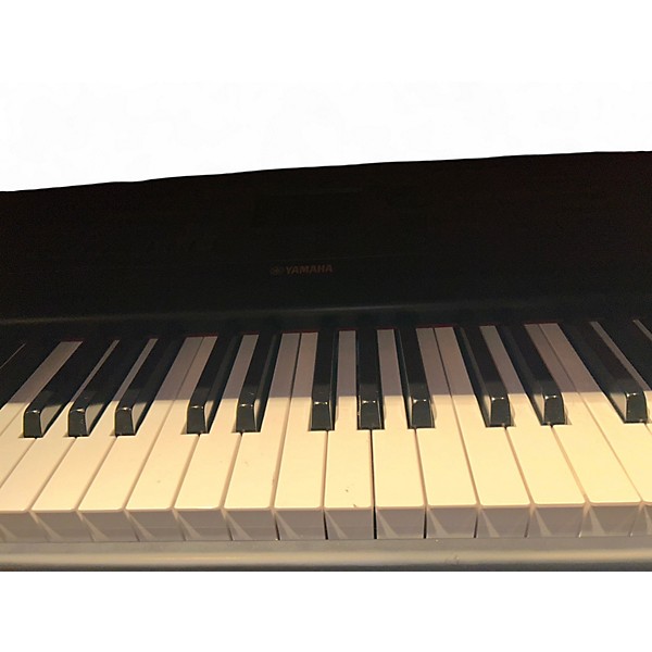 Used Yamaha DGX670 88 Key Keyboard Workstation