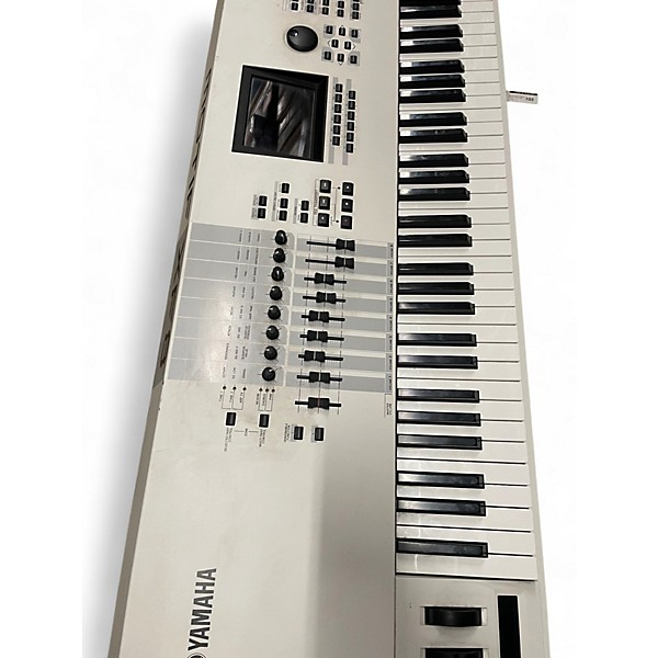 Used Yamaha Motif XF8 88 Key Keyboard Workstation