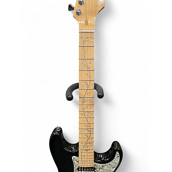 Used Fender  STRATOCASTER Black Solid Body Electric Guitar