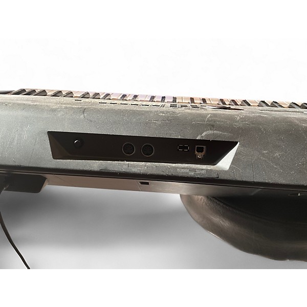 Used Yamaha MX88 Synthesizer