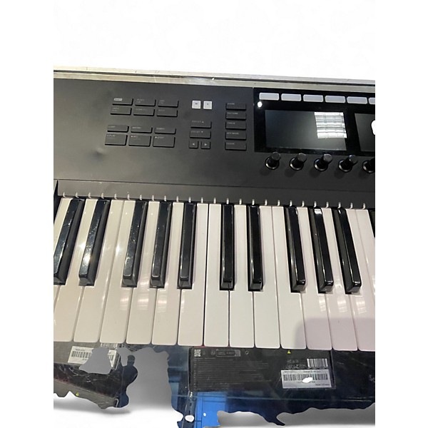 Used Native Instruments Komplete Kontrol S49 MK2 MIDI Controller