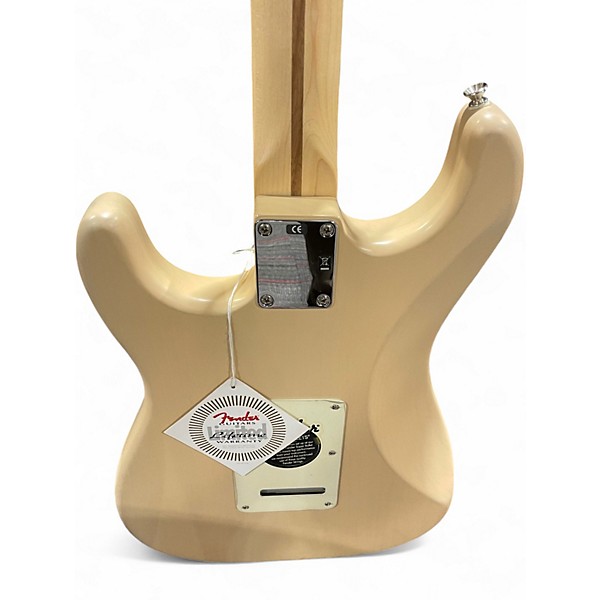Used Fender Highway One Stratocaster Alpine White Solid Body Electric Guitar