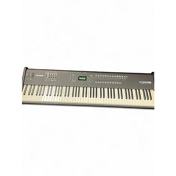 Used Alesis QS8 Keyboard Workstation