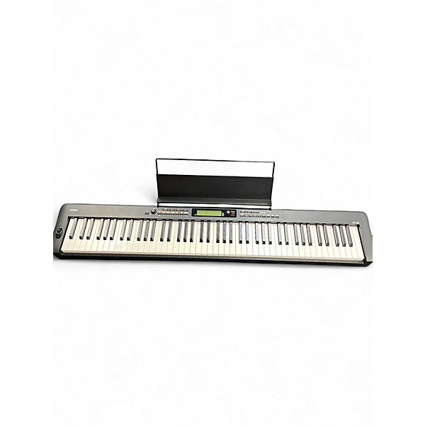 Used Alesis QS8 Keyboard Workstation
