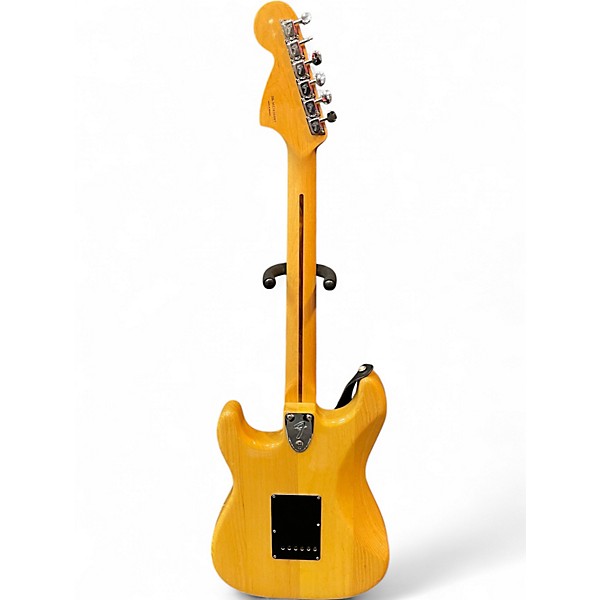 Used Fender Classic Series '70s Stratocaster Butterscotch Solid Body Electric Guitar