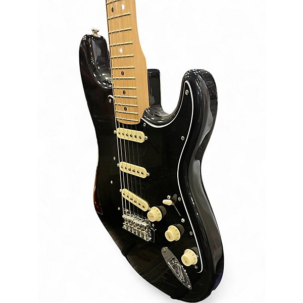 Used Fender SPECIAL EDITION PLAYER STRATOCASTER Black Solid Body Electric Guitar