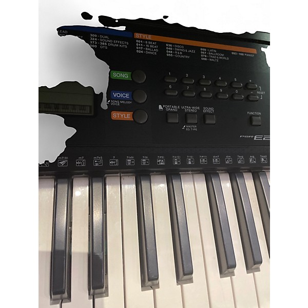 Used Yamaha PSRE253 61 Key Portable Keyboard