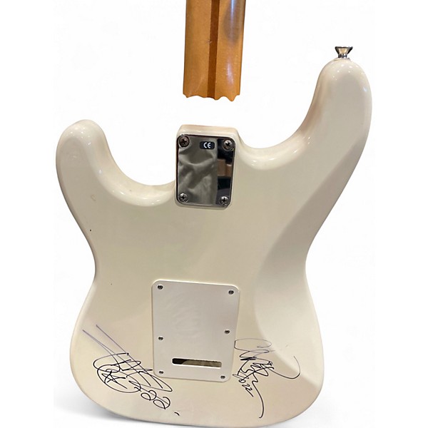 Used Fender 1999 Standard Stratocaster Olympic White Solid Body Electric Guitar