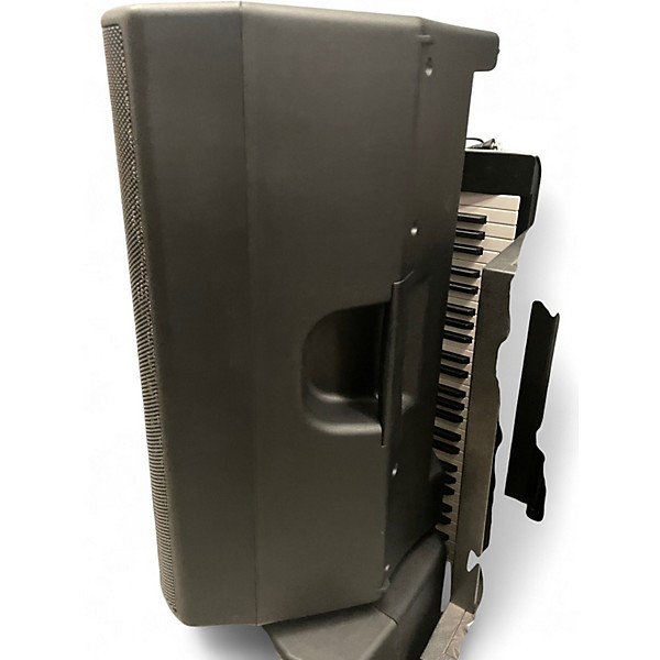 Used Harbinger V2215 Powered Speaker