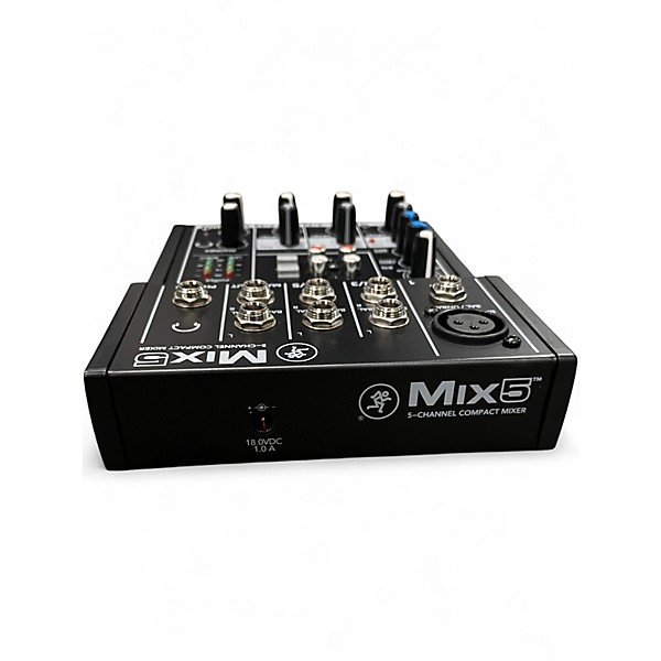 Used Mackie mix5 Powered Mixer