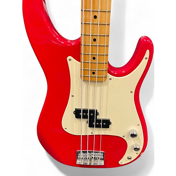 Used Peavey Fury Dakota Red Electric Bass Guitar