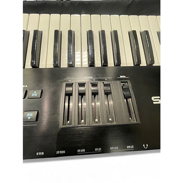 Used Alesis QS71 Synthesizer