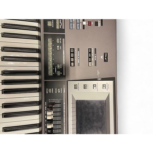Used Roland G70 Arranger Keyboard