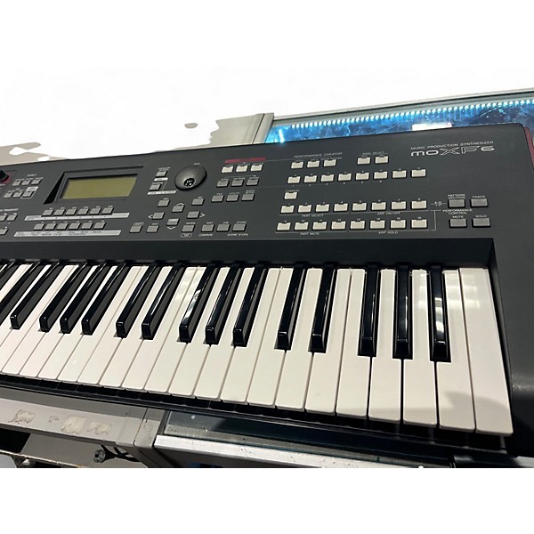 Used Yamaha MOXF6 61 Key Keyboard Workstation