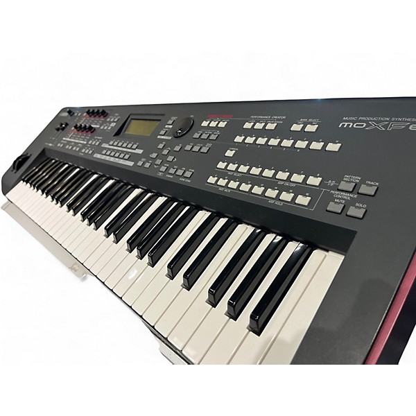 Used Yamaha MOXF6 61 Key Keyboard Workstation