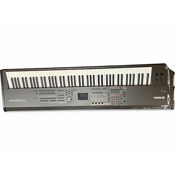 Used Yamaha S90XS 88 Key Synthesizer