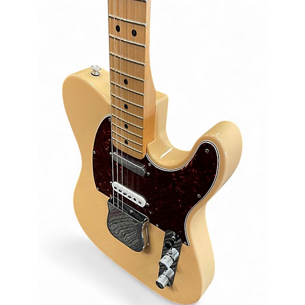 Used 2011 Fender Deluxe Nashville Telecaster Honey Blonde Solid Body Electric Guitar