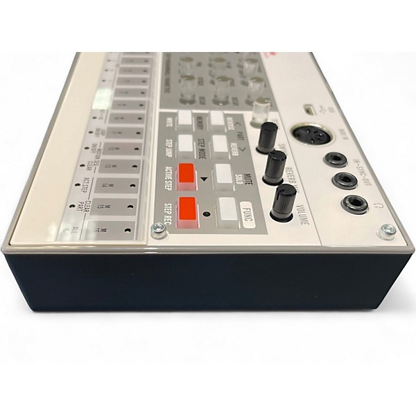 Used KORG VOLCA SAMPLE Synthesizer