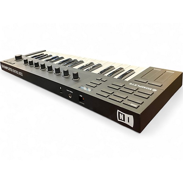 Used Native Intruments KOMPLETE KONTROL M32 MIDI Controller