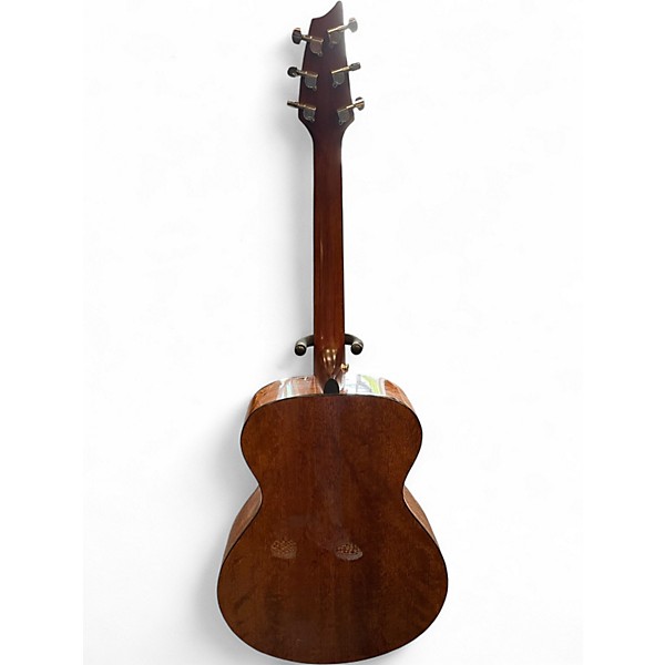 Used Breedlove Discovery Concert Left-Handed Natural Acoustic Guitar