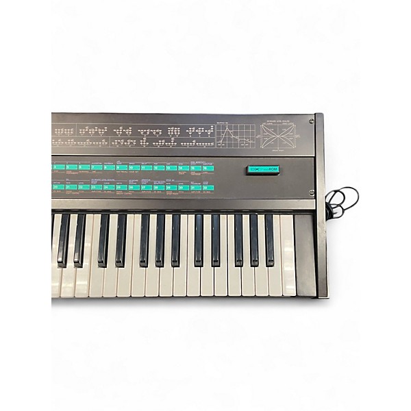 Used Yamaha DX7 Synthesizer