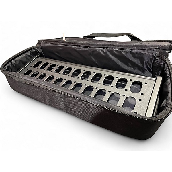Used Livewire PB200 Pedal Board