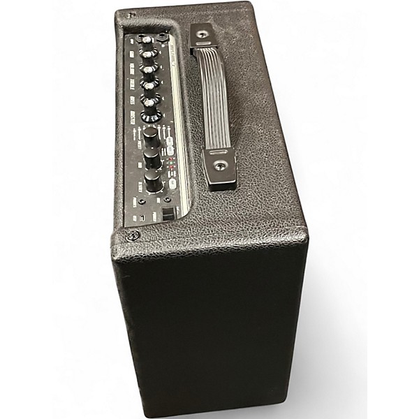 Used Fender mustang v.2 Guitar Combo Amp