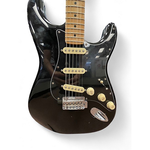 Used Fender Special Edition Player Stratocaster Black Solid Body Electric Guitar