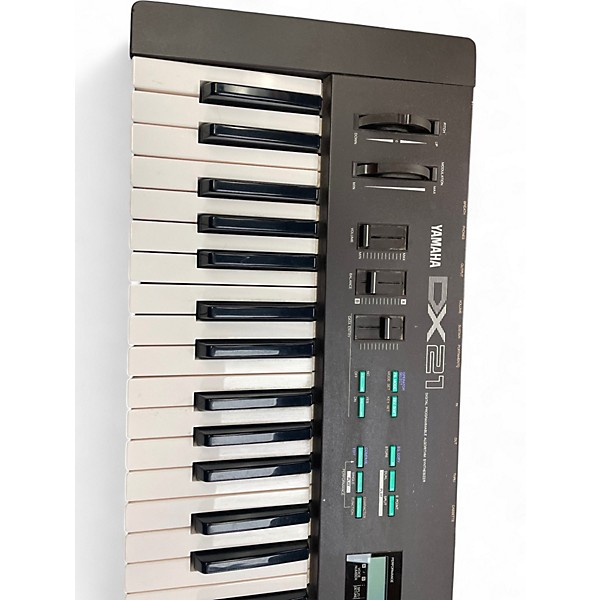 Used Yamaha DX21 Synthesizer